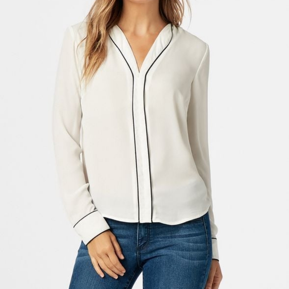 Zara Flowy V-Neck Blouse